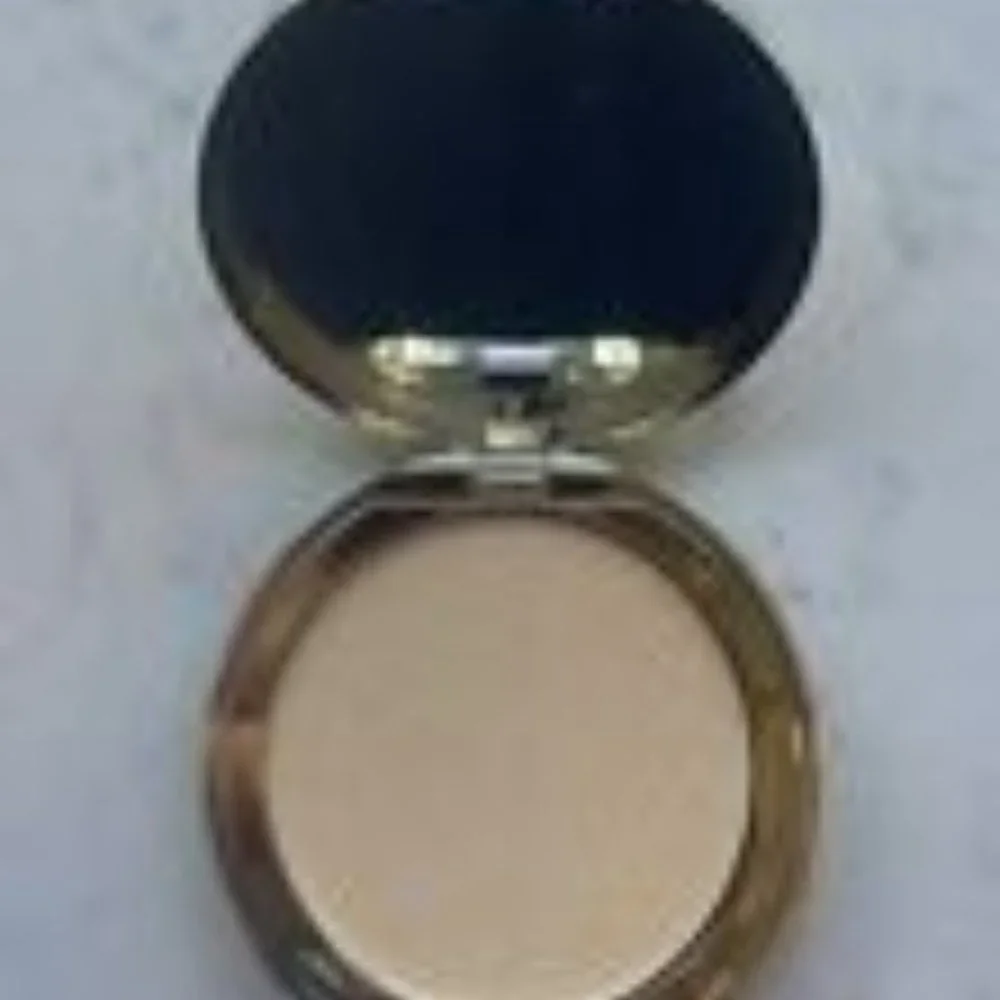Too Faced I Want Kandee Banana Pudding Brightening Face Powder